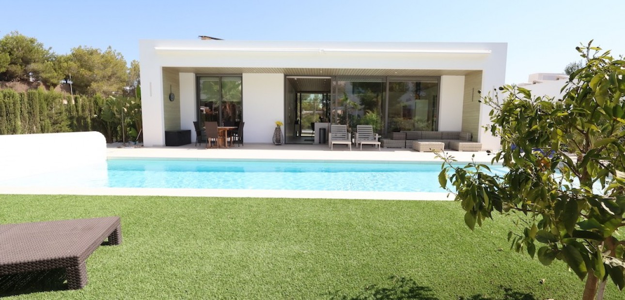 Sale - Villa -
Las Colinas - Las Colinas Golf