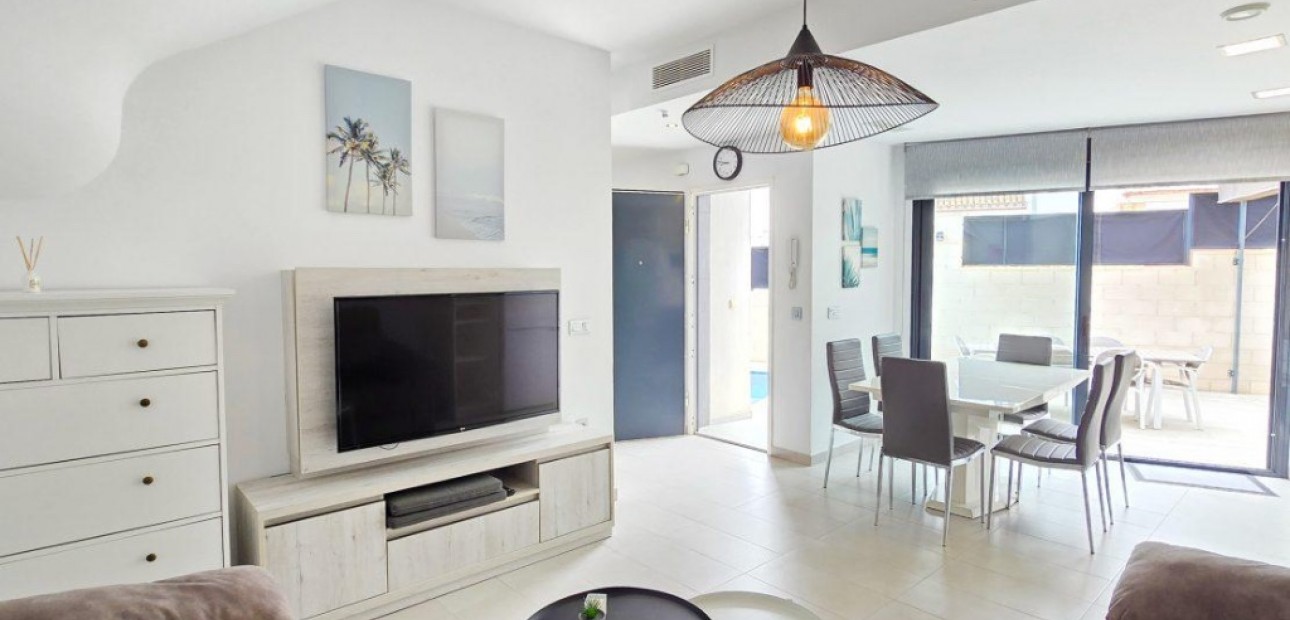 Herverkoop - Villa -
Orihuela Costa - Villamartín