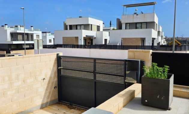 Herverkoop - Villa -
Orihuela Costa - Villamartín