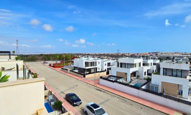 Herverkoop - Villa -
Orihuela Costa - Villamartín