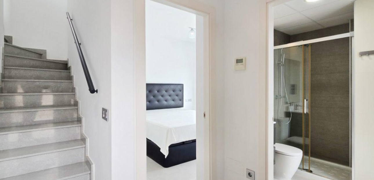 Herverkoop - Villa -
Orihuela Costa - Villamartín