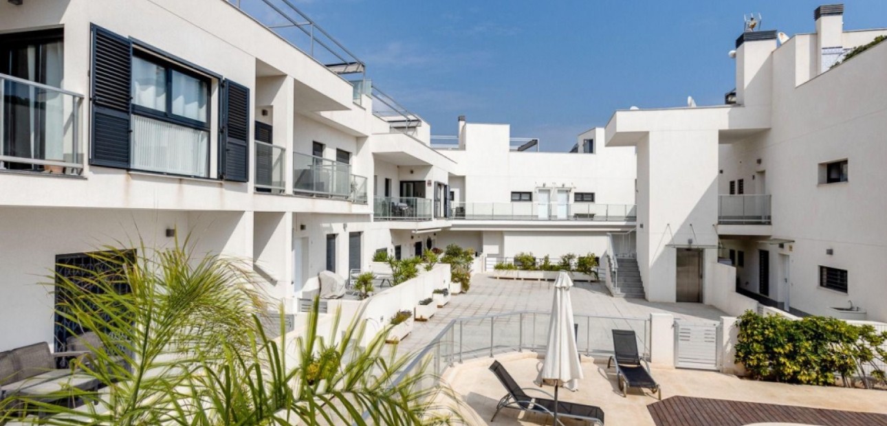 Herverkoop - Appartement / flat -
La Mata