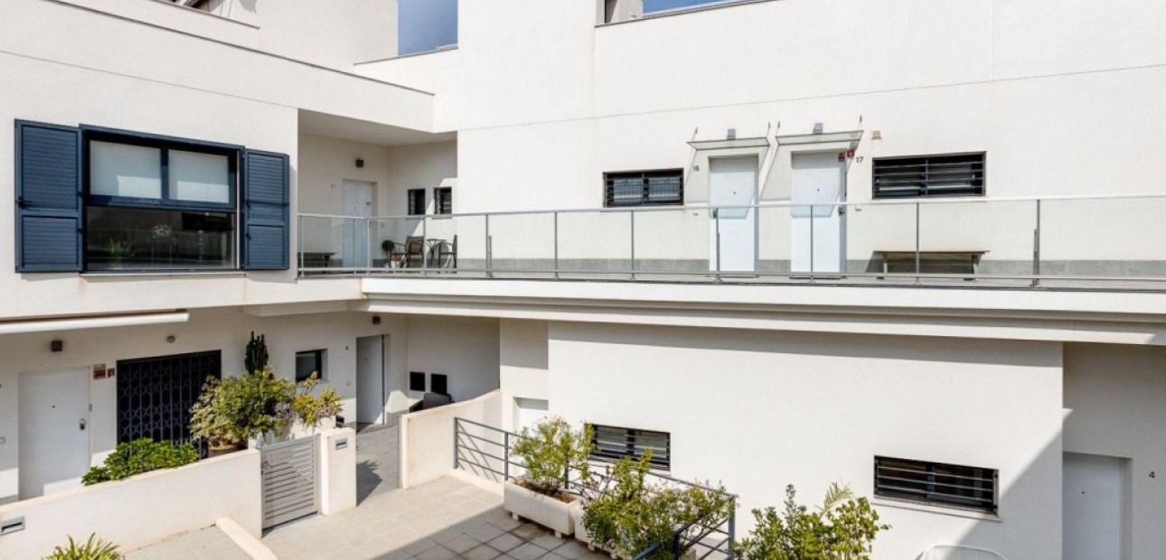 Herverkoop - Appartement / flat -
La Mata