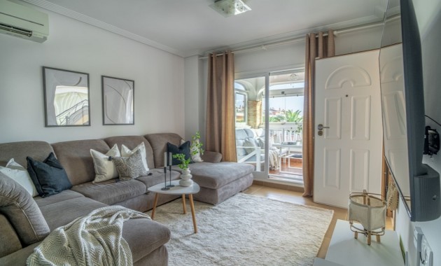 Herverkoop - Appartement / flat -
Playa Flamenca - Zeniamar