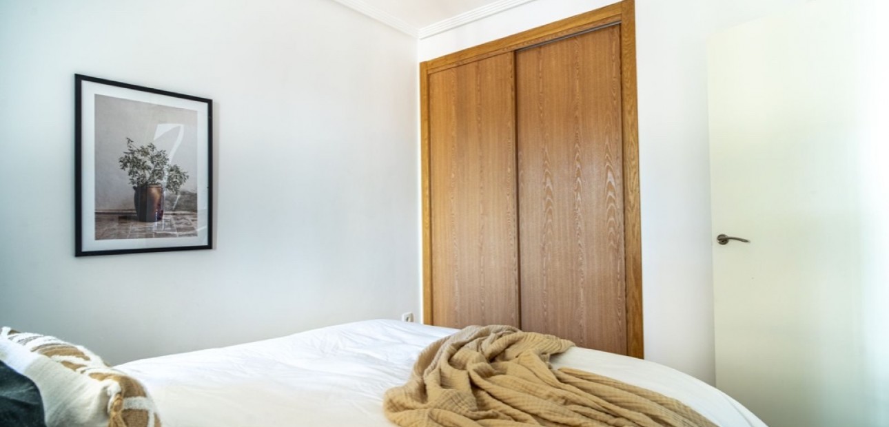 Herverkoop - Appartement / flat -
Playa Flamenca - Zeniamar