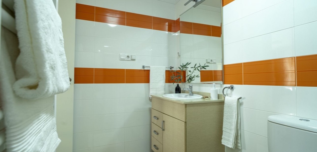 Herverkoop - Appartement / flat -
Playa Flamenca - Zeniamar