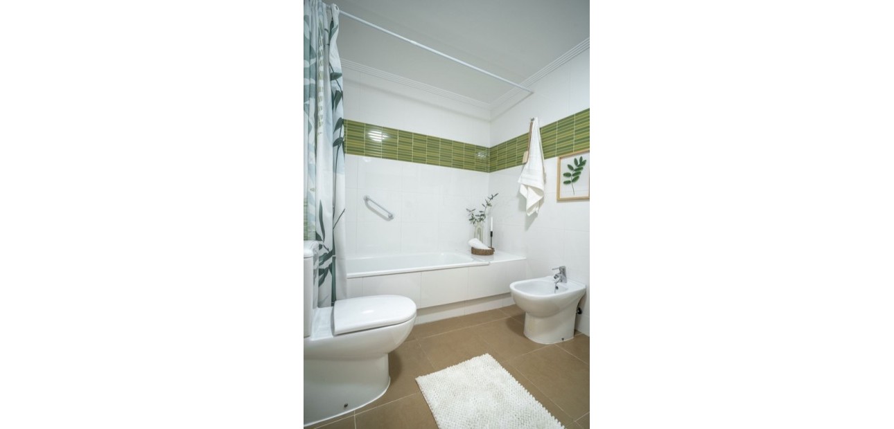 Herverkoop - Appartement / flat -
Playa Flamenca - Zeniamar