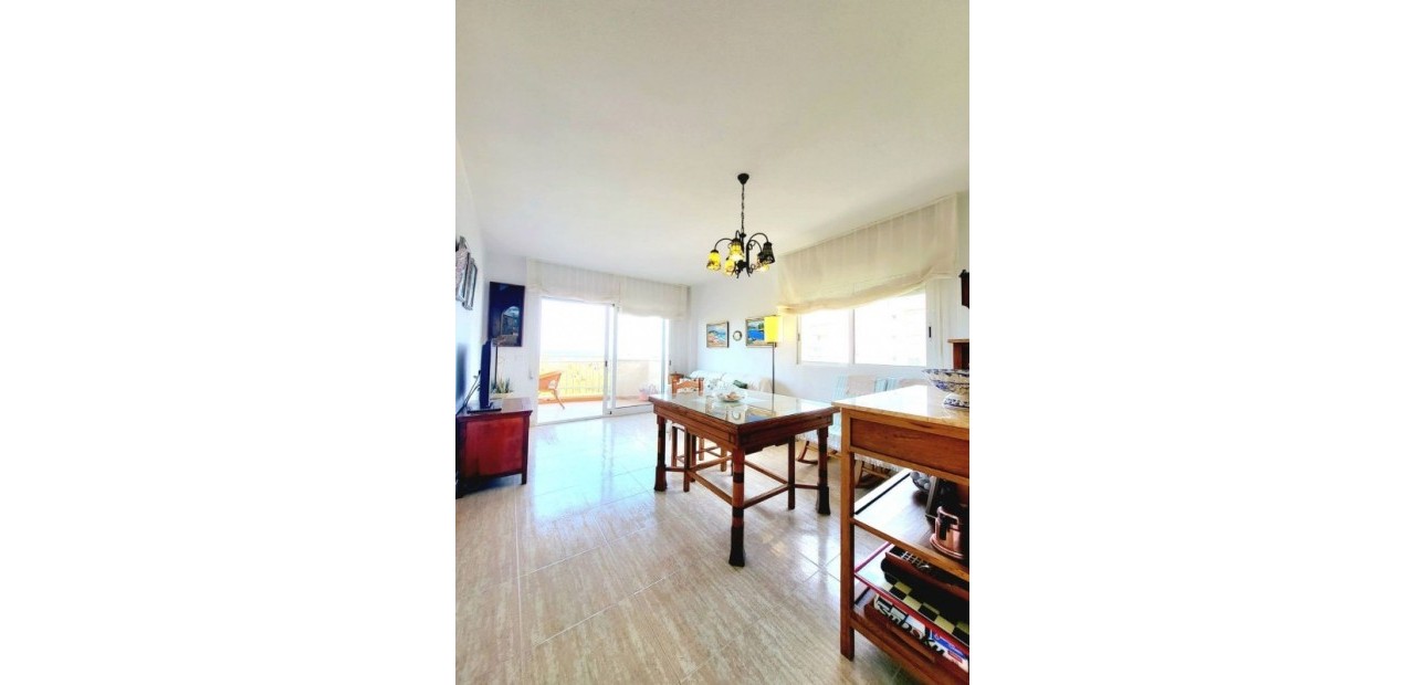 Venta - Apartamento / piso -
Dehesa de Campoamor