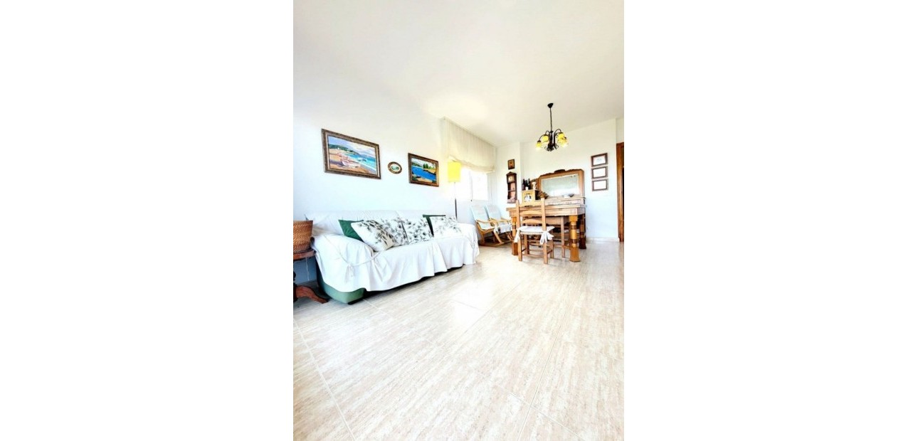 Venta - Apartamento / piso -
Dehesa de Campoamor