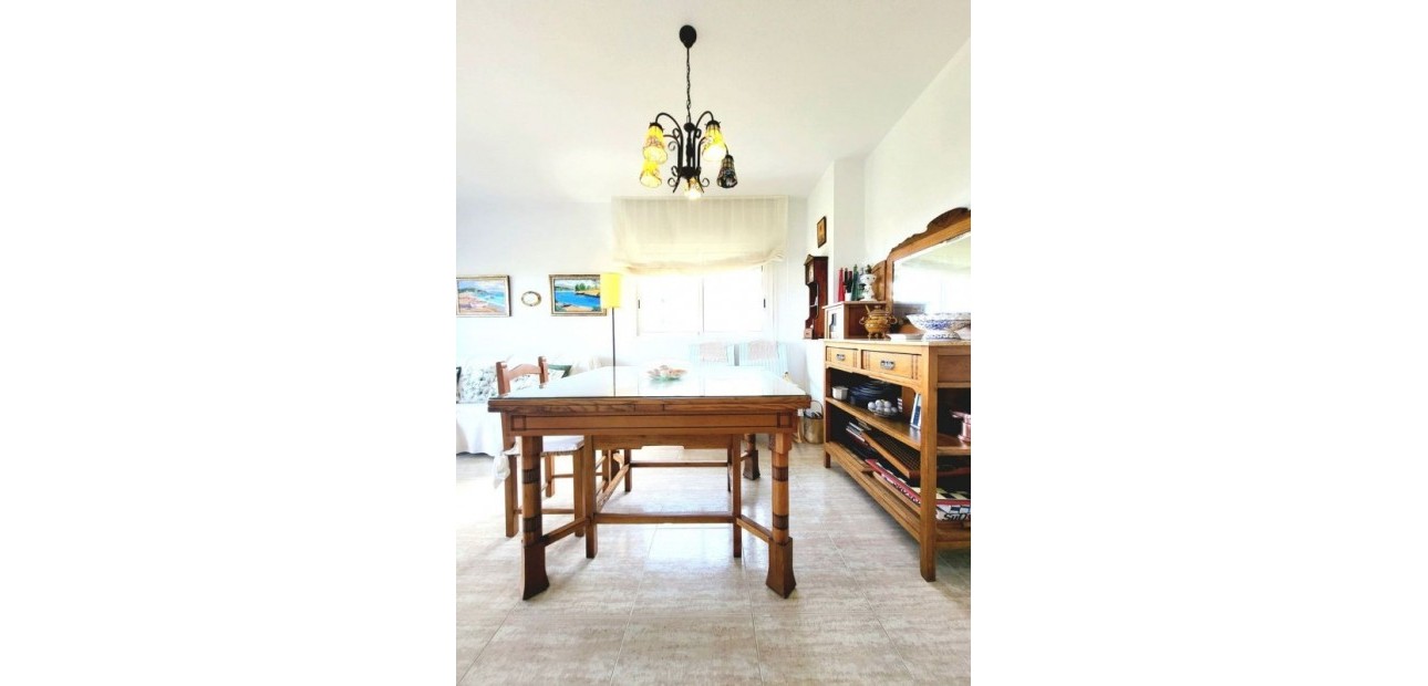 Venta - Apartamento / piso -
Dehesa de Campoamor