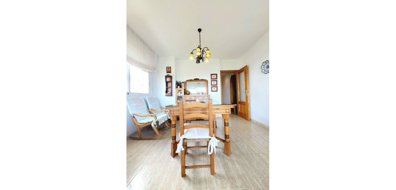 Venta - Apartamento / piso -
Dehesa de Campoamor