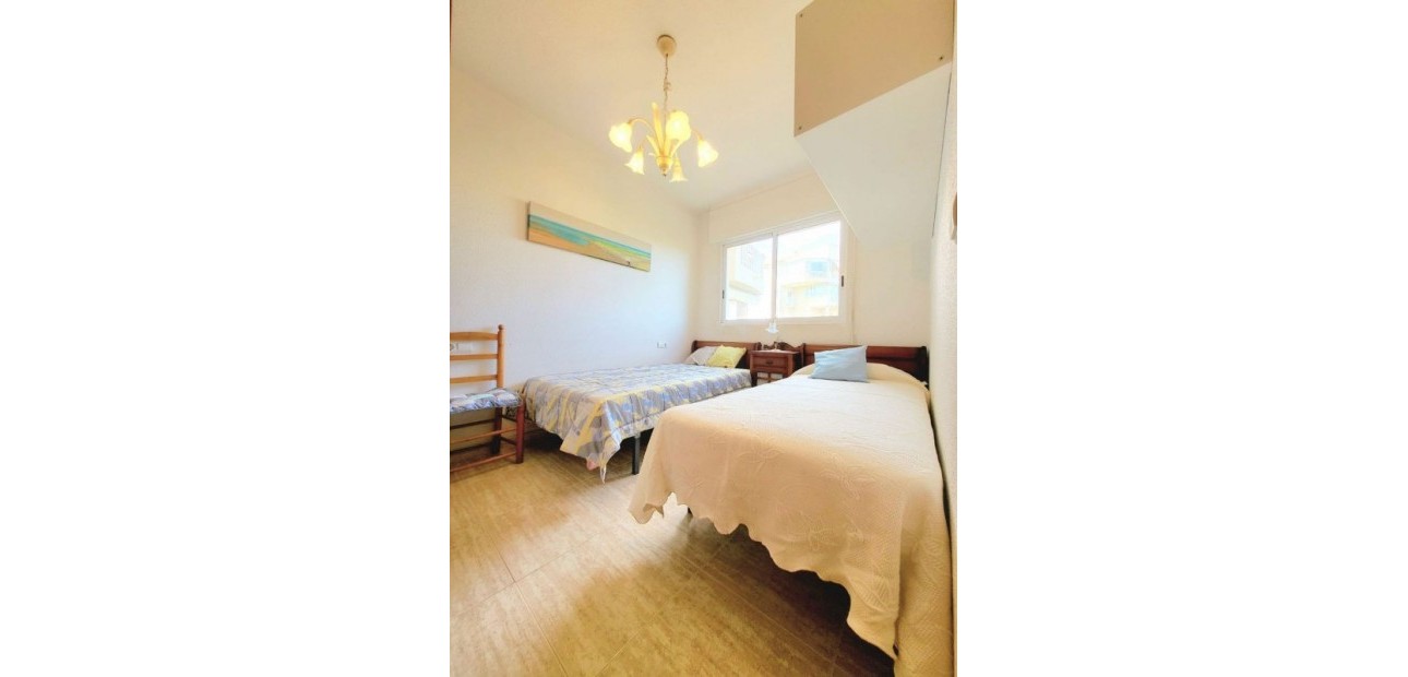 Venta - Apartamento / piso -
Dehesa de Campoamor