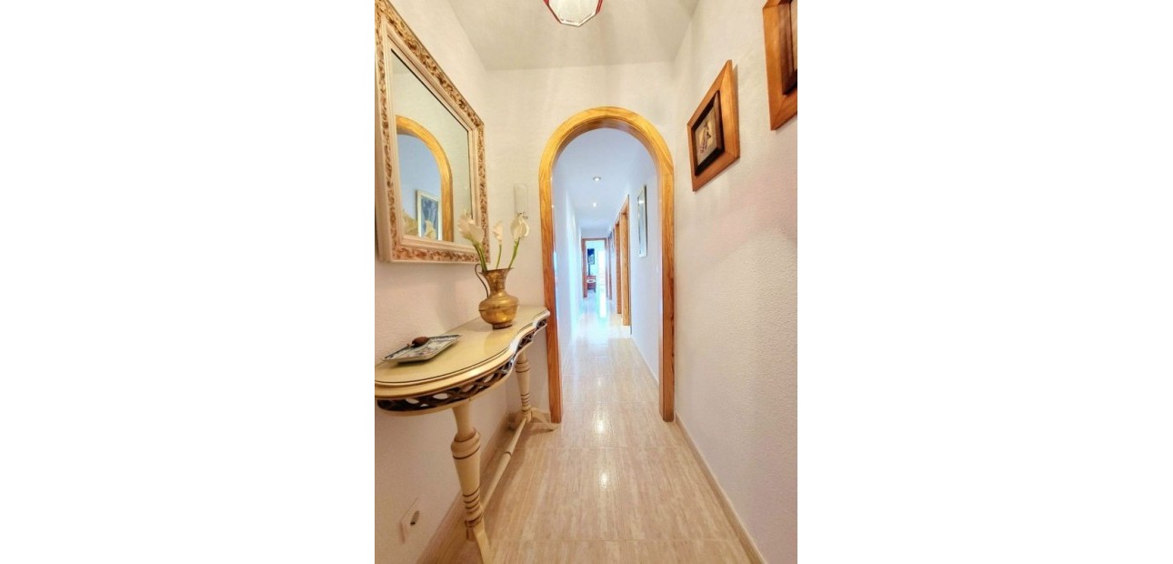 Venta - Apartamento / piso -
Dehesa de Campoamor