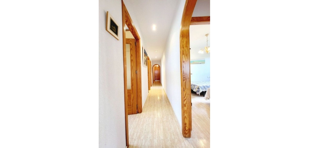 Venta - Apartamento / piso -
Dehesa de Campoamor