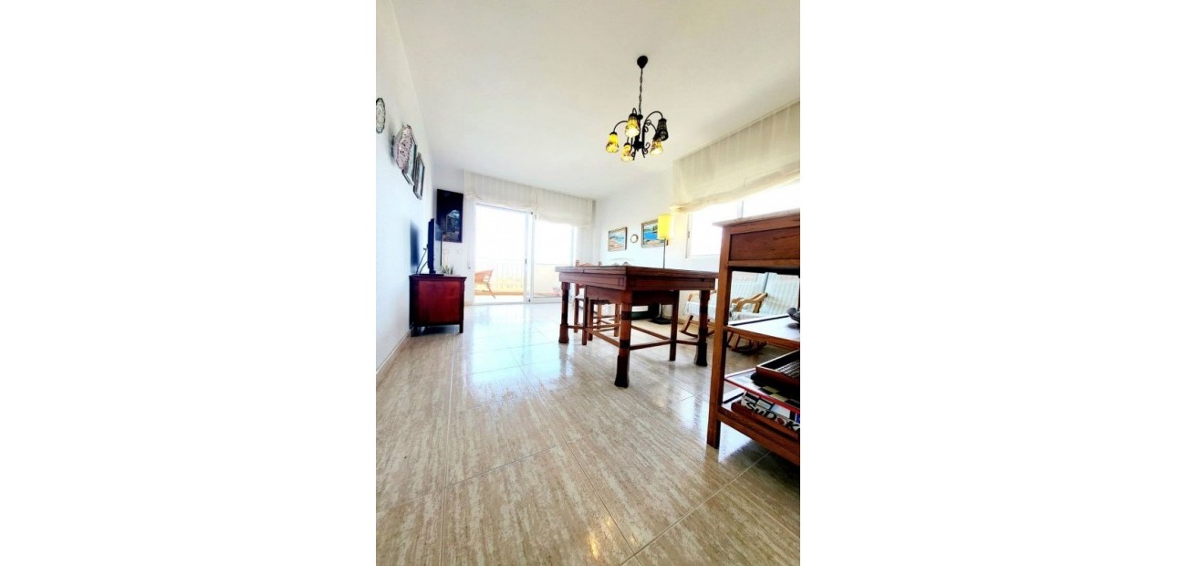 Venta - Apartamento / piso -
Dehesa de Campoamor