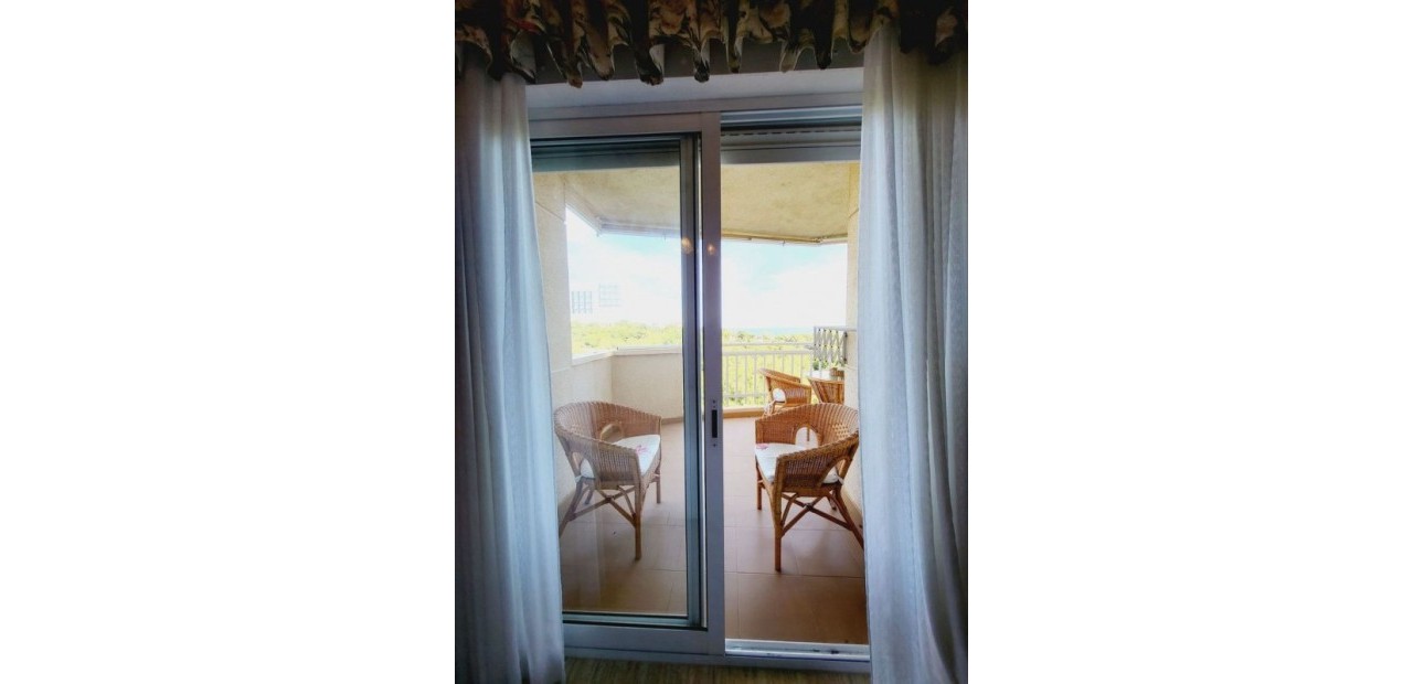 Venta - Apartamento / piso -
Dehesa de Campoamor