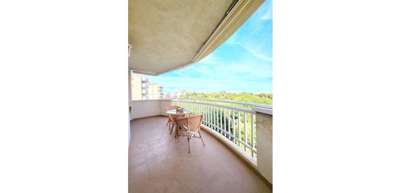 Venta - Apartamento / piso -
Dehesa de Campoamor