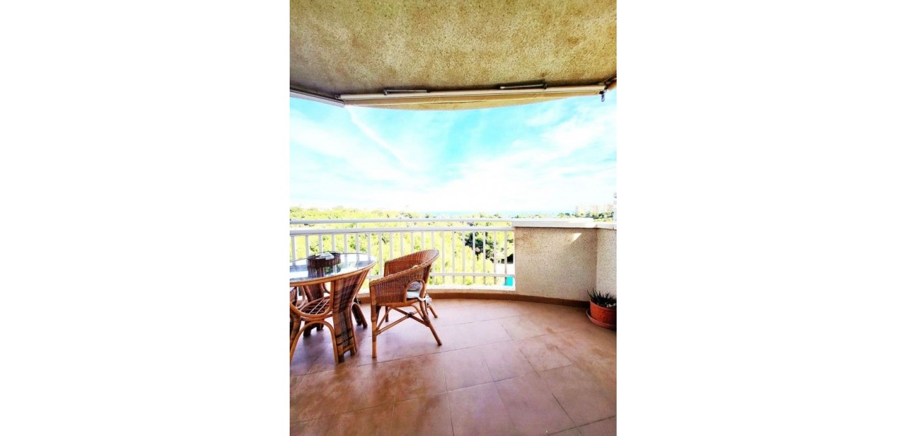 Venta - Apartamento / piso -
Dehesa de Campoamor