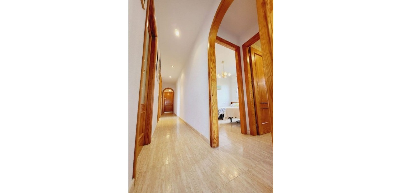 Venta - Apartamento / piso -
Dehesa de Campoamor