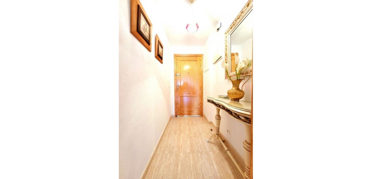 Venta - Apartamento / piso -
Dehesa de Campoamor