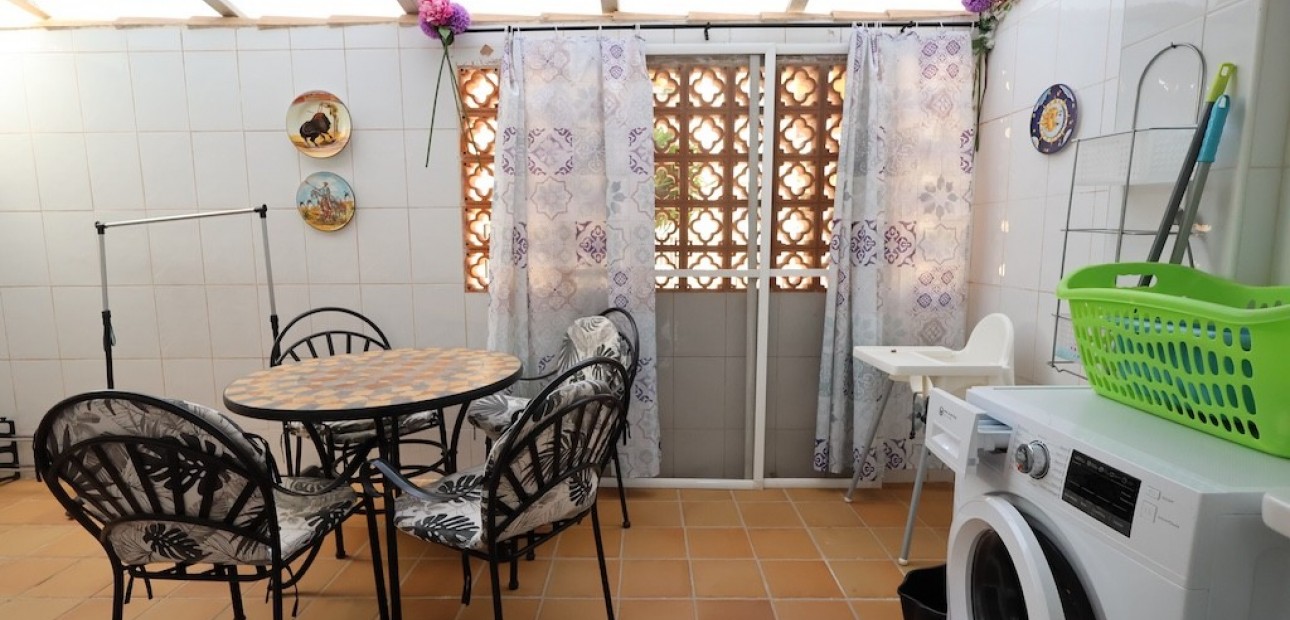 Venta - Apartamento / piso -
Campoamor