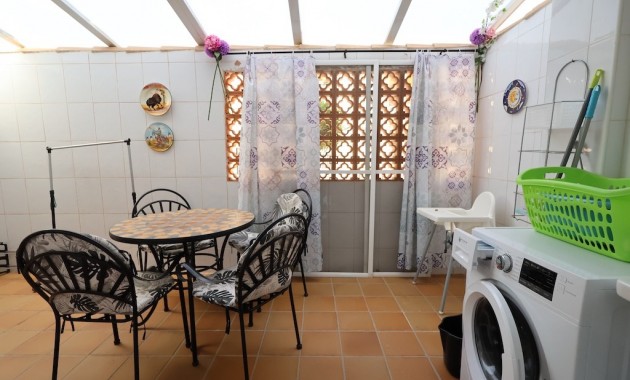 Venta - Apartamento / piso -
Campoamor