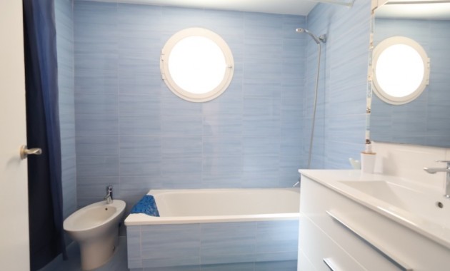 Venta - Apartamento / piso -
Campoamor