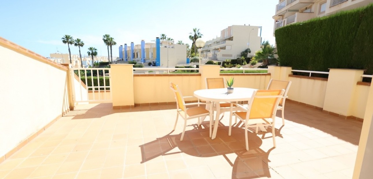 Venta - Apartamento / piso -
Campoamor