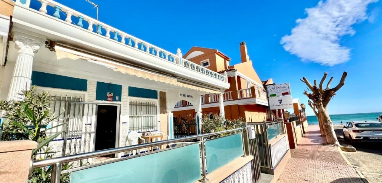 Herverkoop - Herenhuis -
La Mata