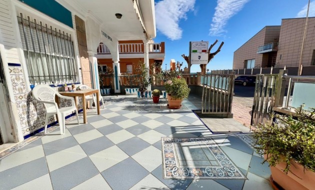 Herverkoop - Herenhuis -
La Mata