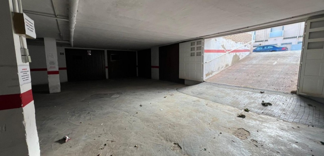 Herverkoop - Herenhuis -
La Mata