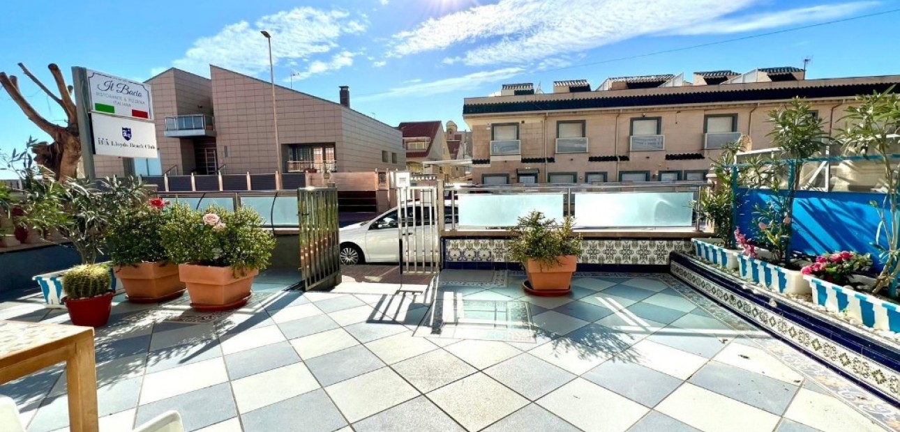 Herverkoop - Herenhuis -
La Mata