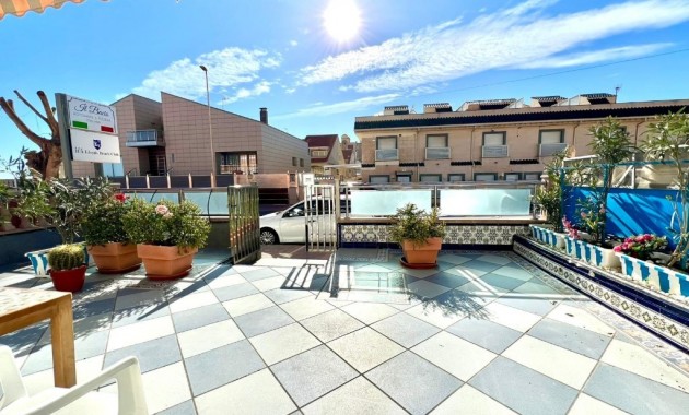 Herverkoop - Herenhuis -
La Mata