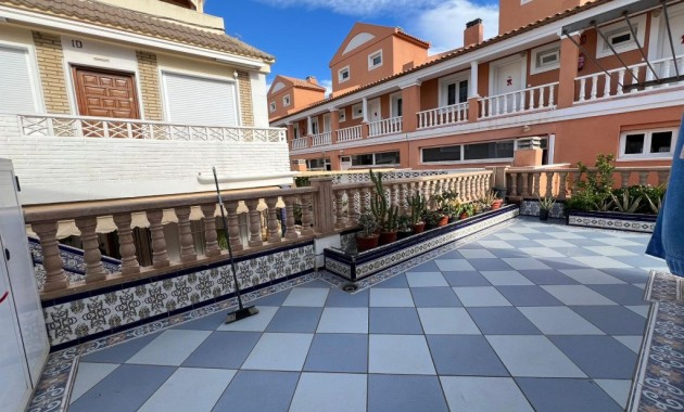 Herverkoop - Herenhuis -
La Mata