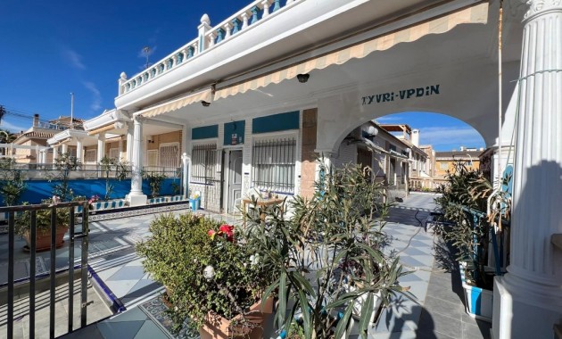 Herverkoop - Herenhuis -
La Mata