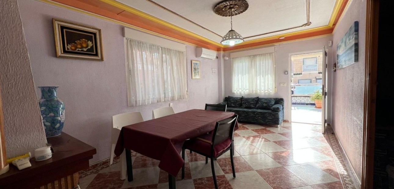 Herverkoop - Herenhuis -
La Mata