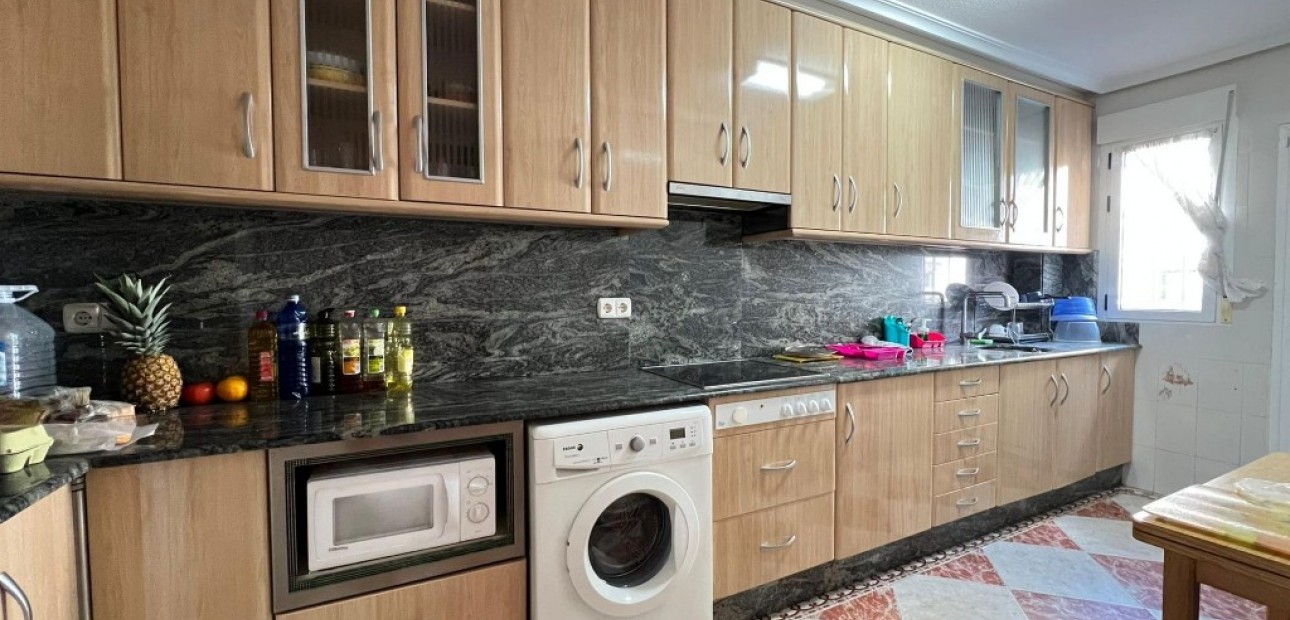 Herverkoop - Herenhuis -
La Mata