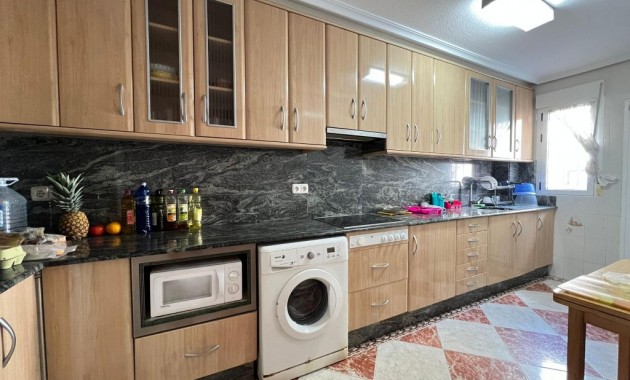 Herverkoop - Herenhuis -
La Mata