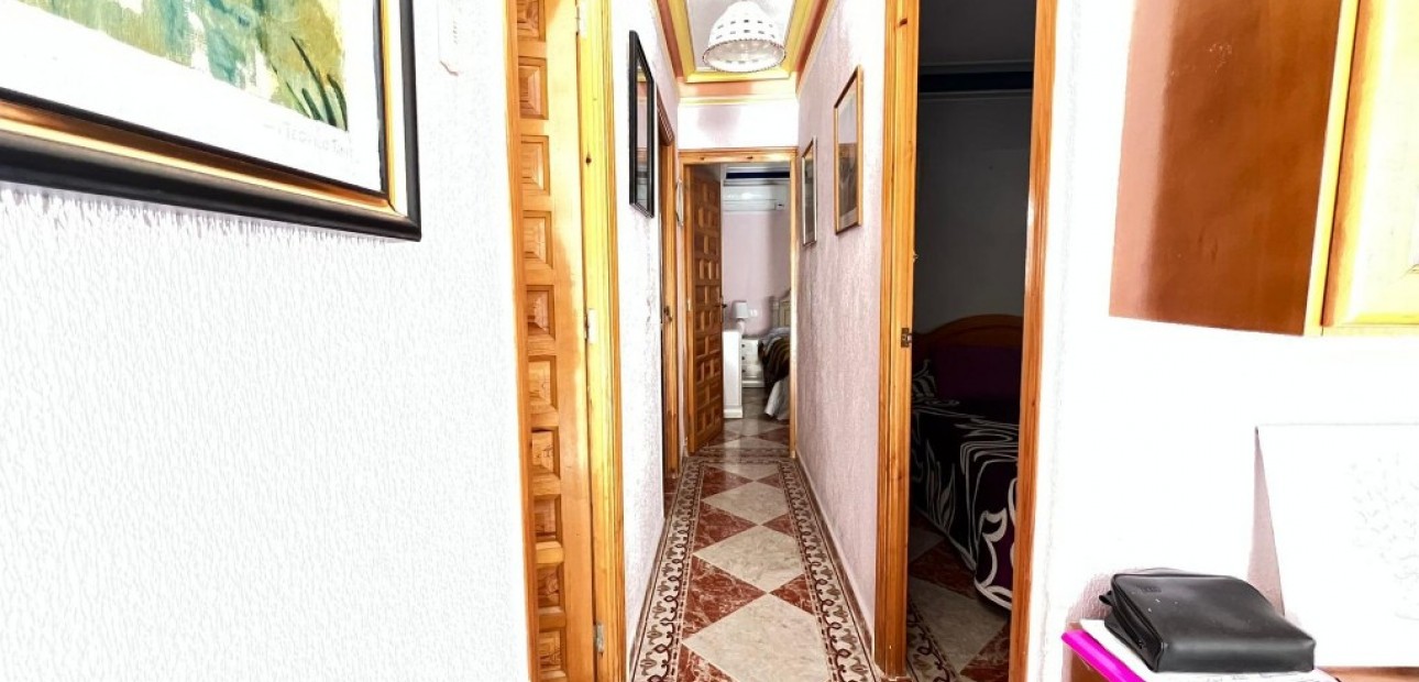 Herverkoop - Herenhuis -
La Mata