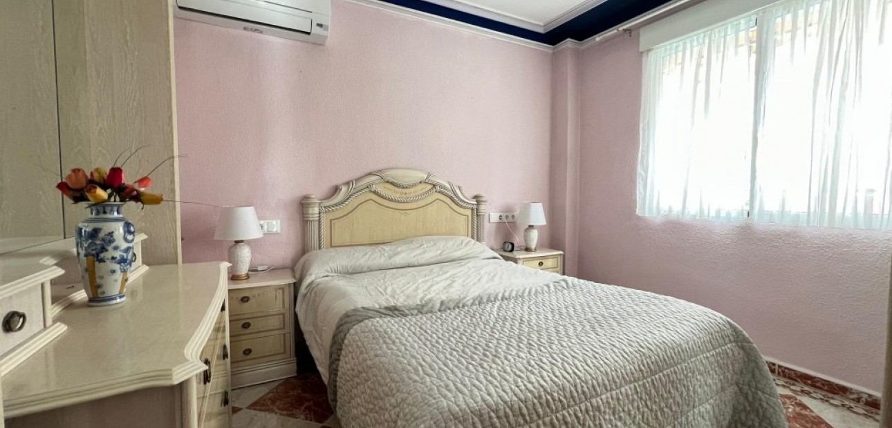 Herverkoop - Herenhuis -
La Mata