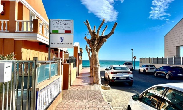 Herverkoop - Herenhuis -
La Mata