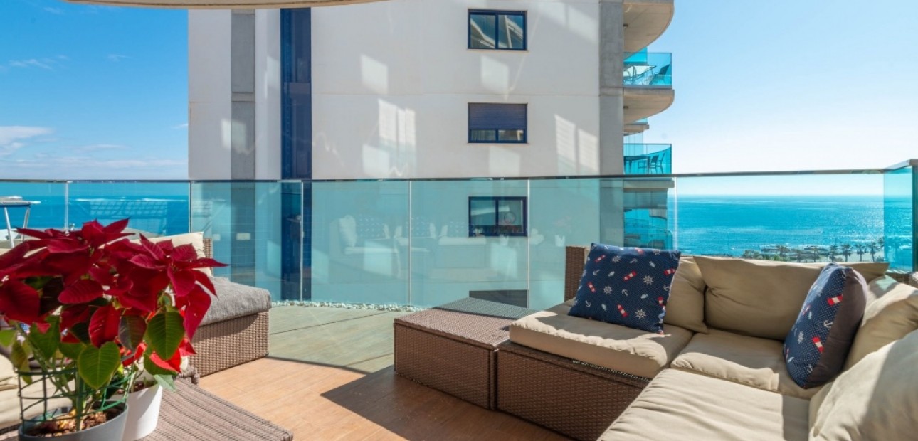 Venta - Apartamento / piso -
Punta Prima