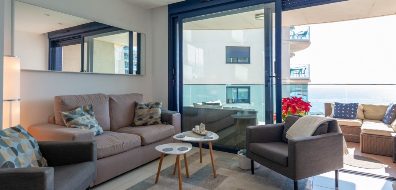 Venta - Apartamento / piso -
Punta Prima