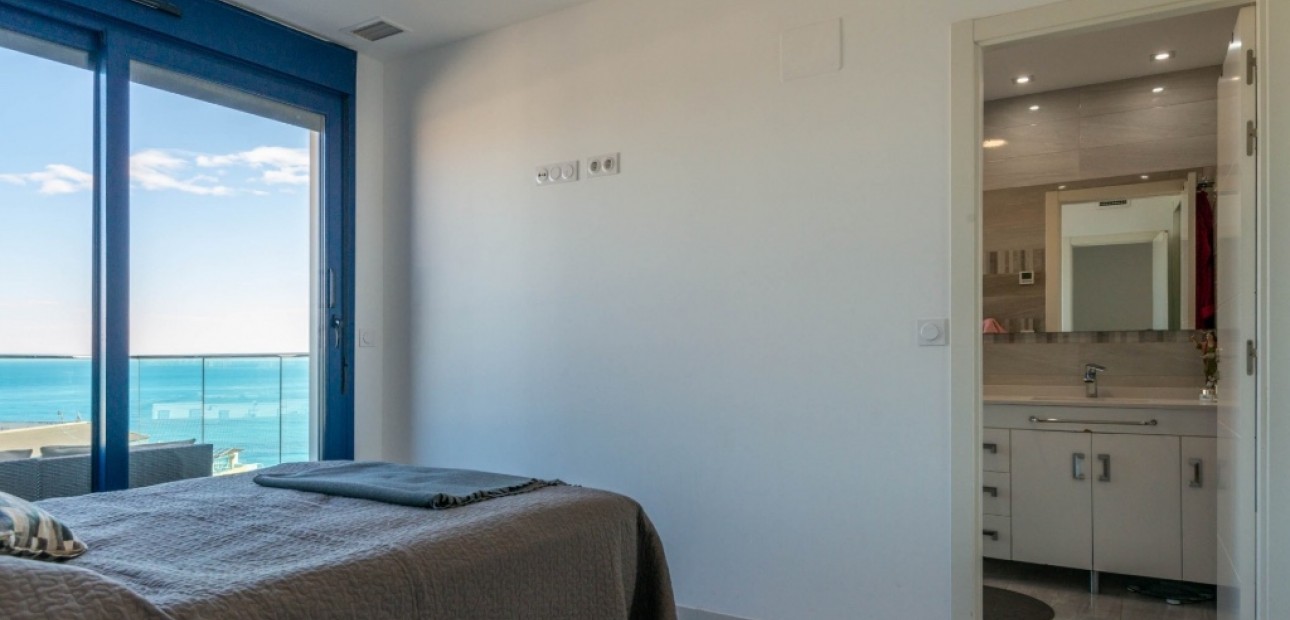 Venta - Apartamento / piso -
Punta Prima