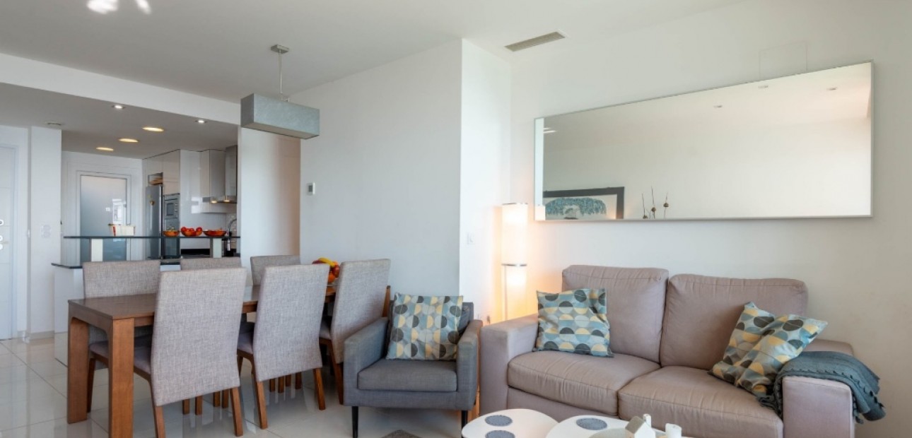 Venta - Apartamento / piso -
Punta Prima