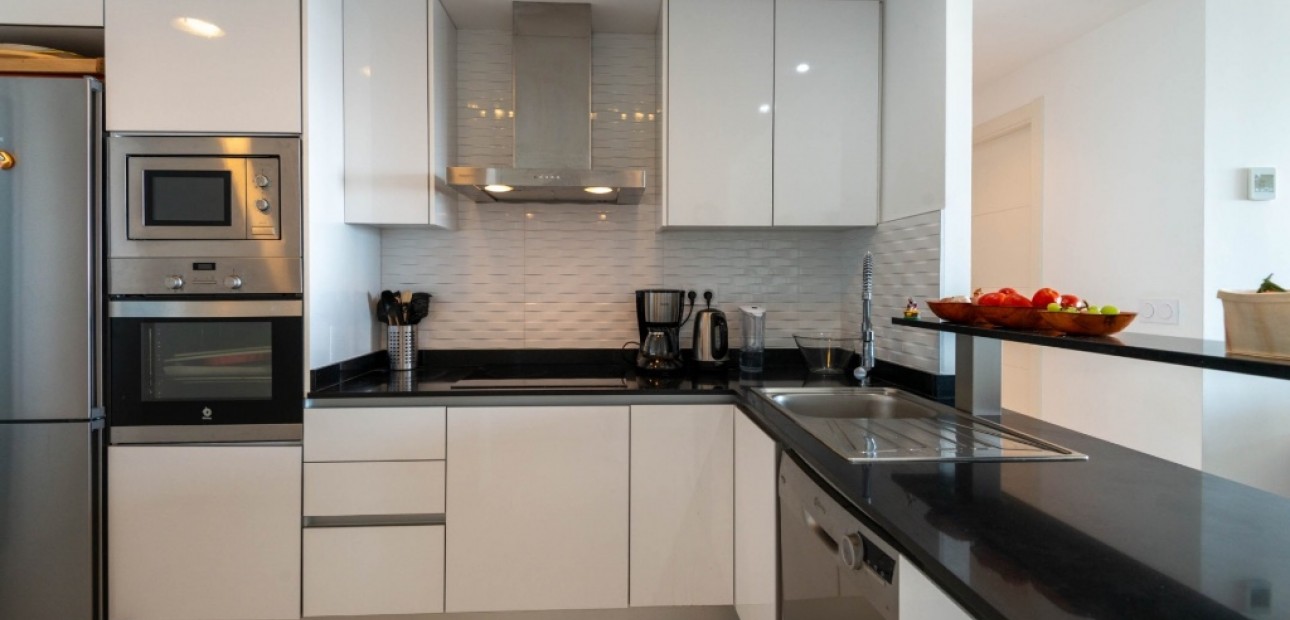 Venta - Apartamento / piso -
Punta Prima