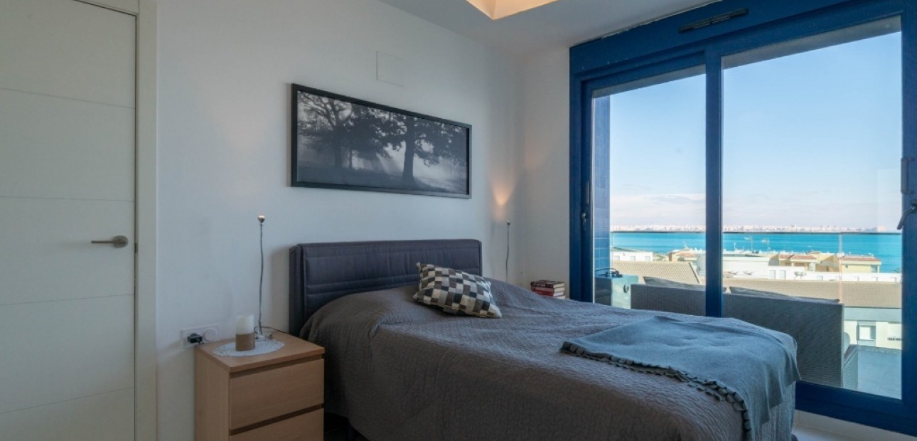 Venta - Apartamento / piso -
Punta Prima