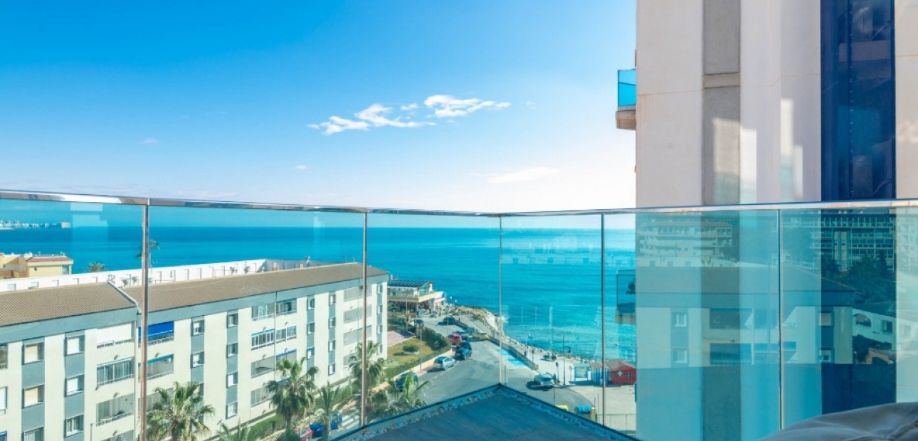 Venta - Apartamento / piso -
Punta Prima