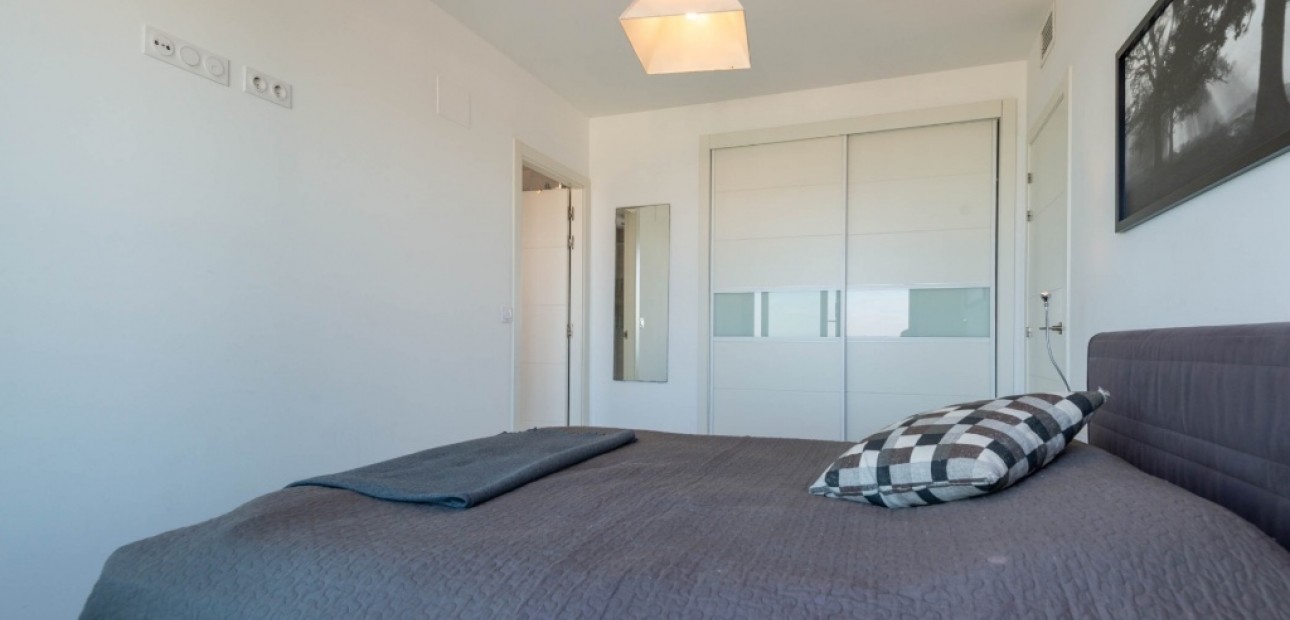 Venta - Apartamento / piso -
Punta Prima