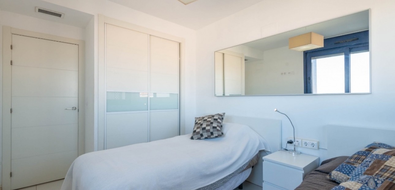 Venta - Apartamento / piso -
Punta Prima